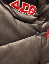 Load image into Gallery viewer, Delta Pride Cropped Vest