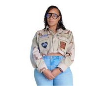 Load image into Gallery viewer, Fist Desert Camo Cropped Jacket
